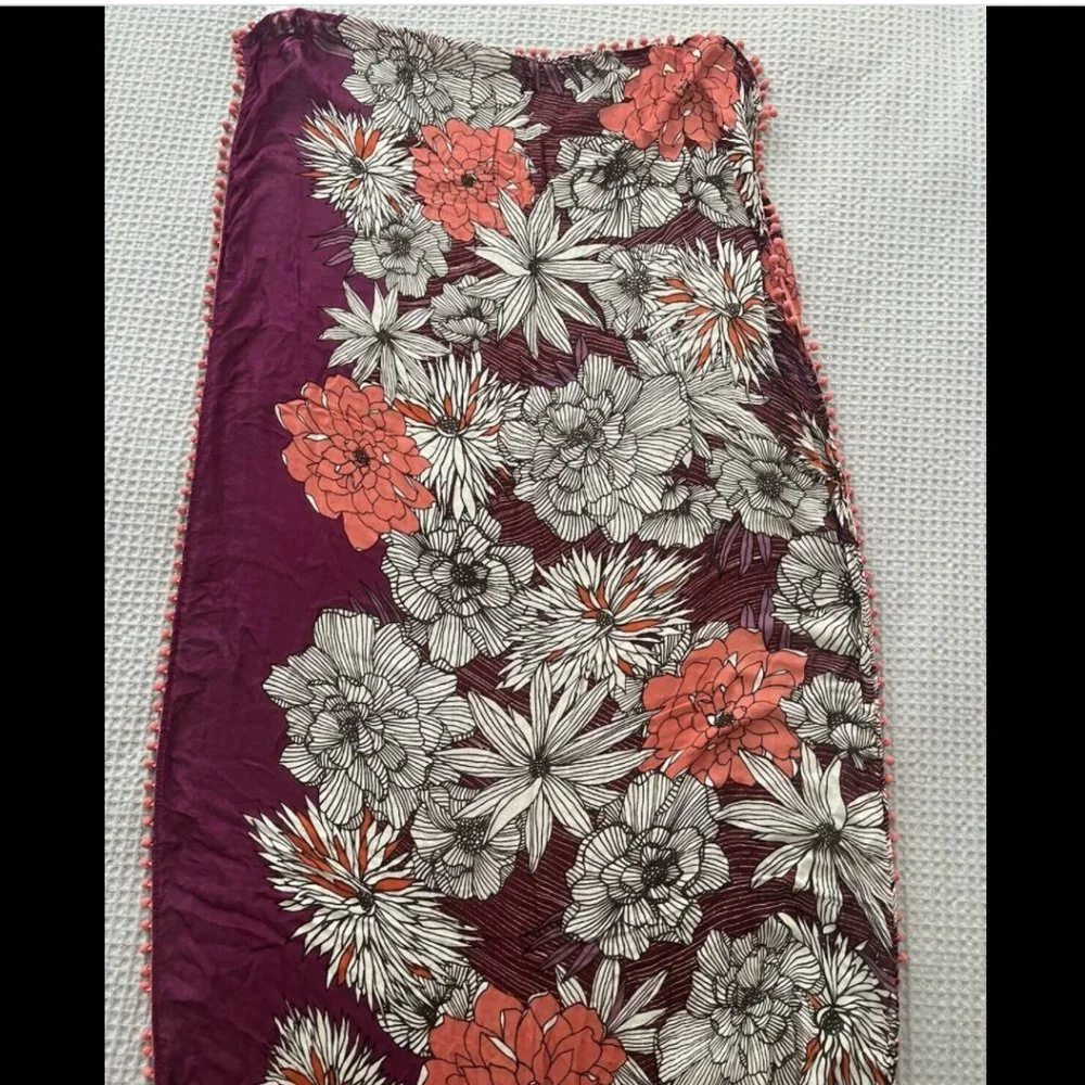 NWT HALOGEN Nordstrom Boho Rectangle Lightweight Scarf Wrap Floral Poms Eclectic